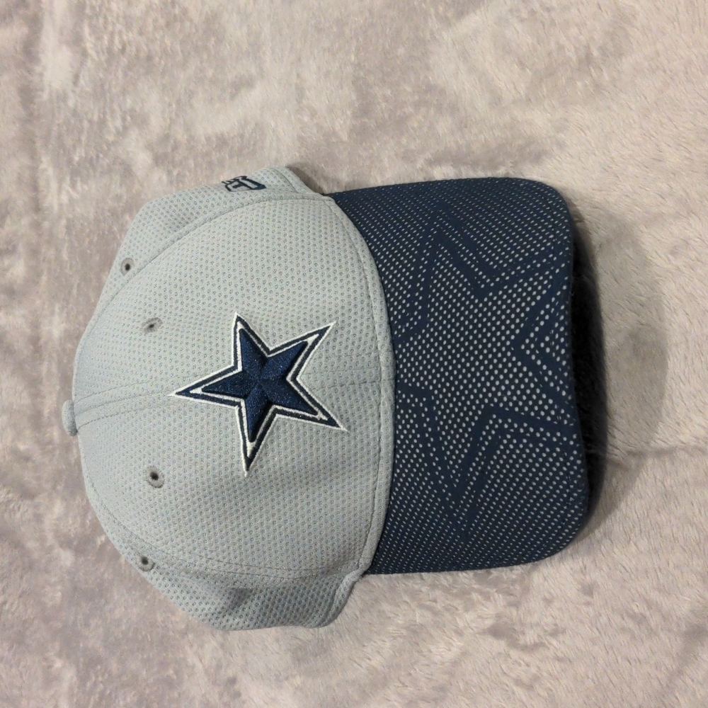 NWOT New Era fitted cap S/M